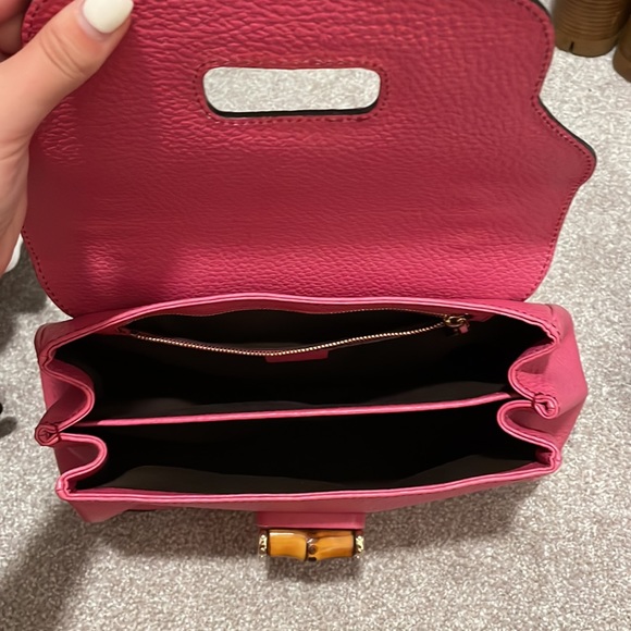 Pink Gucci hand bag with cork top handle - Picture 4 of 5